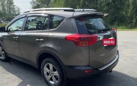 Toyota RAV4, 2015 год, 1 790 000 рублей, 6 фотография