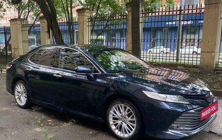 Toyota Camry, 2019 год, 2 650 000 рублей, 2 фотография