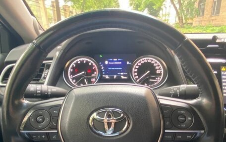 Toyota Camry, 2019 год, 2 650 000 рублей, 10 фотография