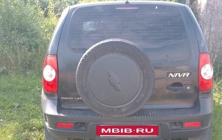 Chevrolet Niva I рестайлинг, 2011 год, 170 000 рублей, 3 фотография