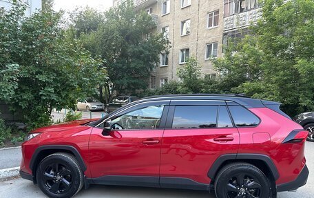 Toyota RAV4, 2021 год, 3 750 000 рублей, 5 фотография