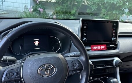 Toyota RAV4, 2021 год, 3 750 000 рублей, 10 фотография