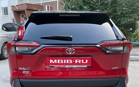Toyota RAV4, 2021 год, 3 750 000 рублей, 4 фотография