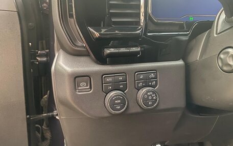 Chevrolet Silverado, 2023 год, 9 100 000 рублей, 22 фотография