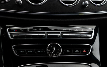 Mercedes-Benz E-Класс, 2016 год, 3 400 000 рублей, 20 фотография