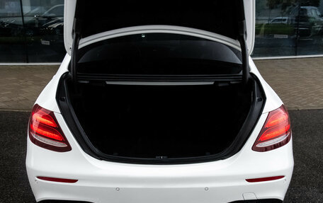 Mercedes-Benz E-Класс, 2016 год, 3 400 000 рублей, 25 фотография