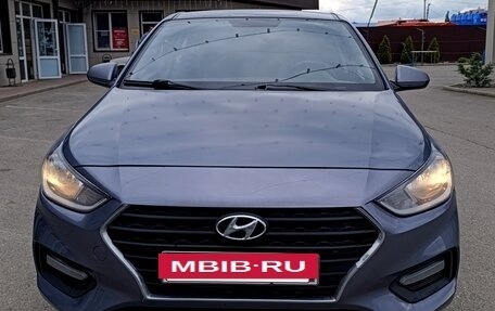 Hyundai Solaris II рестайлинг, 2018 год, 700 000 рублей, 2 фотография