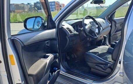 Mitsubishi Outlander III рестайлинг 3, 2011 год, 1 480 000 рублей, 9 фотография