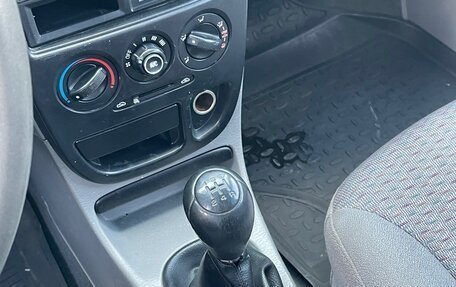 KIA Rio II, 2001 год, 250 000 рублей, 10 фотография