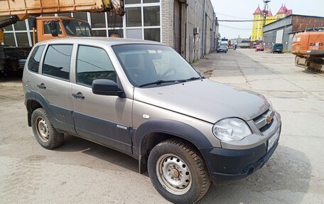 Chevrolet Niva I рестайлинг, 2018 год, 780 000 рублей, 2 фотография