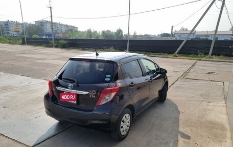 Toyota Vitz, 2013 год, 885 000 рублей, 2 фотография