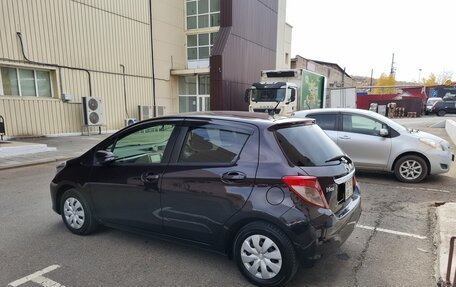 Toyota Vitz, 2013 год, 885 000 рублей, 9 фотография