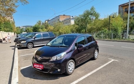 Toyota Vitz, 2013 год, 885 000 рублей, 7 фотография