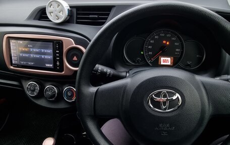 Toyota Vitz, 2013 год, 885 000 рублей, 26 фотография