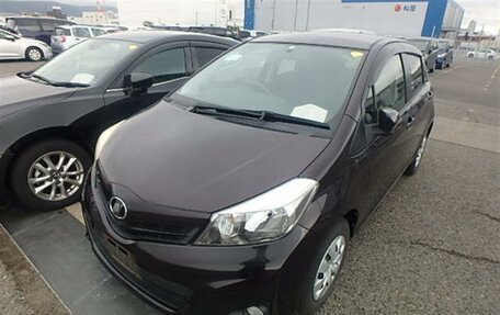 Toyota Vitz, 2013 год, 885 000 рублей, 32 фотография