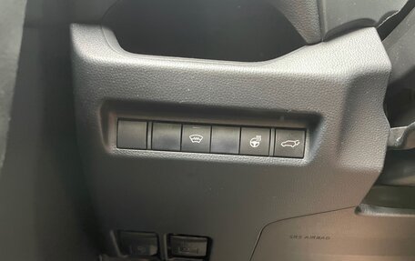 Toyota RAV4, 2020 год, 2 900 000 рублей, 9 фотография