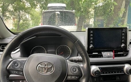Toyota RAV4, 2020 год, 2 900 000 рублей, 10 фотография