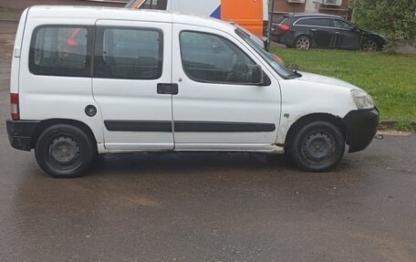 Peugeot Partner II рестайлинг 2, 2010 год, 370 000 рублей, 2 фотография