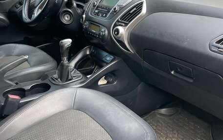 Hyundai ix35 I рестайлинг, 2013 год, 870 000 рублей, 10 фотография