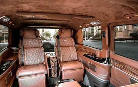 Mercedes-Benz V-Класс, 2024 год, 24 700 000 рублей, 5 фотография