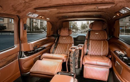 Mercedes-Benz V-Класс, 2024 год, 24 700 000 рублей, 7 фотография