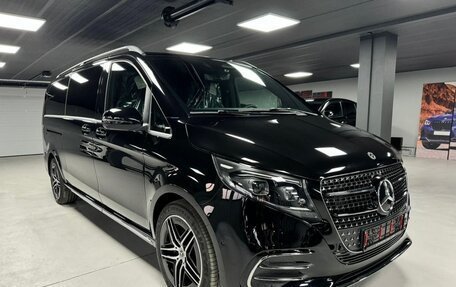 Mercedes-Benz V-Класс, 2024 год, 24 700 000 рублей, 2 фотография