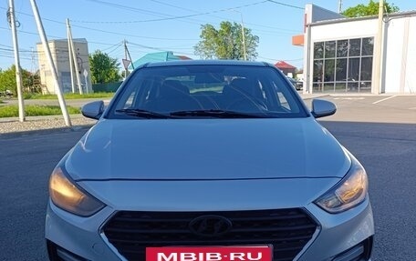 Hyundai Solaris II рестайлинг, 2018 год, 700 000 рублей, 2 фотография