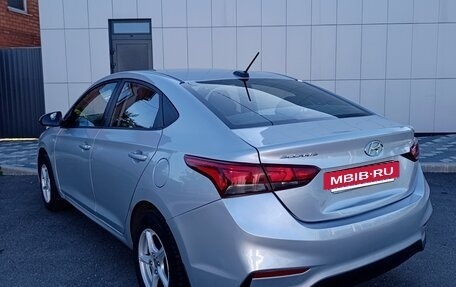 Hyundai Solaris II рестайлинг, 2018 год, 700 000 рублей, 6 фотография