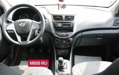 Hyundai Solaris II рестайлинг, 2015 год, 595 000 рублей, 10 фотография