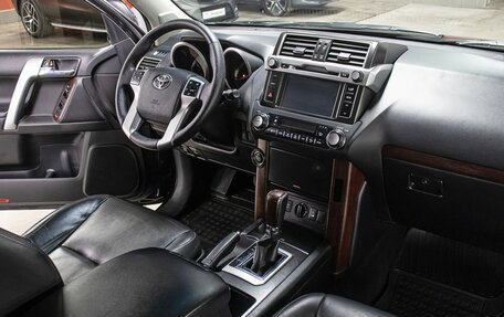 Toyota Land Cruiser Prado 150 рестайлинг 2, 2017 год, 3 798 000 рублей, 11 фотография