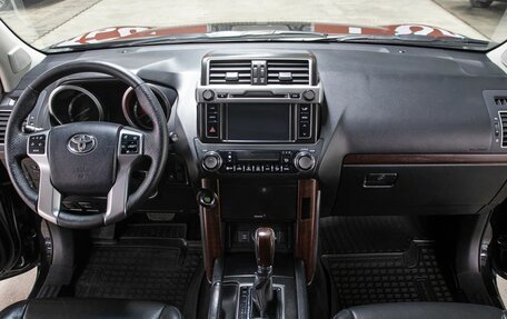 Toyota Land Cruiser Prado 150 рестайлинг 2, 2017 год, 3 798 000 рублей, 14 фотография