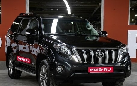 Toyota Land Cruiser Prado 150 рестайлинг 2, 2017 год, 3 798 000 рублей, 3 фотография