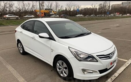 Hyundai Solaris II рестайлинг, 2015 год, 1 300 000 рублей, 1 фотография