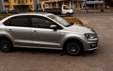 Volkswagen Polo VI (EU Market), 2017 год, 1 300 000 рублей, 2 фотография