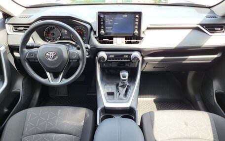 Toyota RAV4, 2021 год, 3 893 000 рублей, 13 фотография