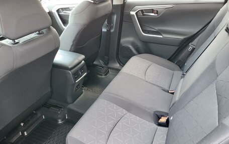 Toyota RAV4, 2021 год, 3 893 000 рублей, 21 фотография