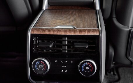 Land Rover Range Rover IV рестайлинг, 2024 год, 22 900 000 рублей, 24 фотография
