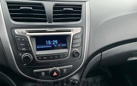 Hyundai Solaris II рестайлинг, 2015 год, 1 300 000 рублей, 6 фотография