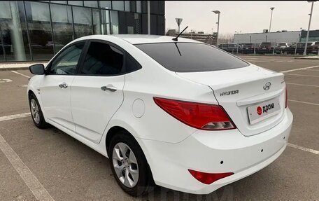 Hyundai Solaris II рестайлинг, 2015 год, 1 300 000 рублей, 3 фотография