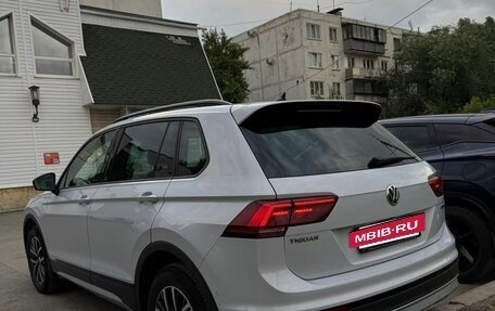 Volkswagen Tiguan II, 2019 год, 2 700 000 рублей, 2 фотография
