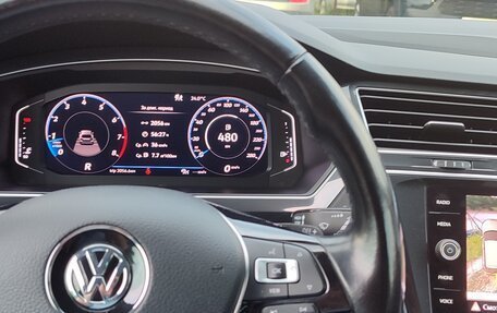 Volkswagen Tiguan II, 2019 год, 2 700 000 рублей, 15 фотография