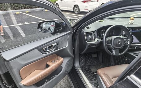 Volvo S60 III, 2022 год, 2 315 000 рублей, 2 фотография