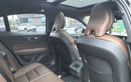 Volvo S60 III, 2022 год, 2 315 000 рублей, 4 фотография