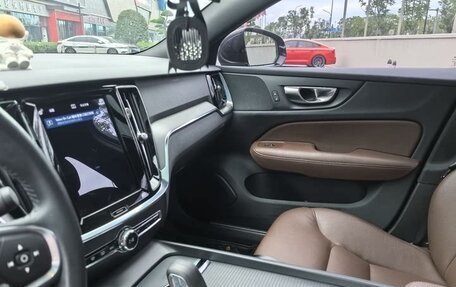 Volvo S60 III, 2022 год, 2 315 000 рублей, 9 фотография