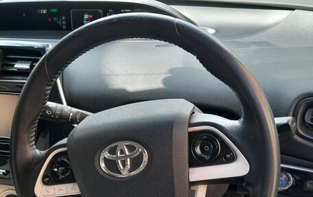 Toyota Prius IV XW50, 2017 год, 1 420 000 рублей, 4 фотография