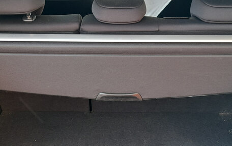 Toyota Prius IV XW50, 2017 год, 1 420 000 рублей, 10 фотография