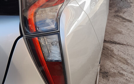 Toyota Prius IV XW50, 2017 год, 1 420 000 рублей, 9 фотография