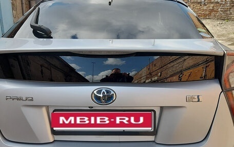 Toyota Prius IV XW50, 2017 год, 1 420 000 рублей, 7 фотография