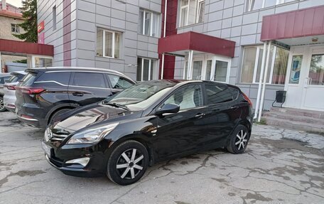 Hyundai Solaris II рестайлинг, 2015 год, 1 200 000 рублей, 3 фотография