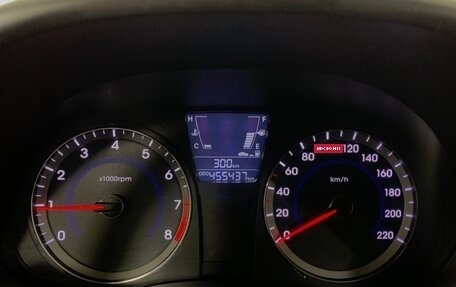 Hyundai Solaris II рестайлинг, 2011 год, 417 000 рублей, 14 фотография